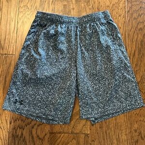 Boy’s Under Armour Renegade 3.0 Youth XL shorts with pockets-Gray